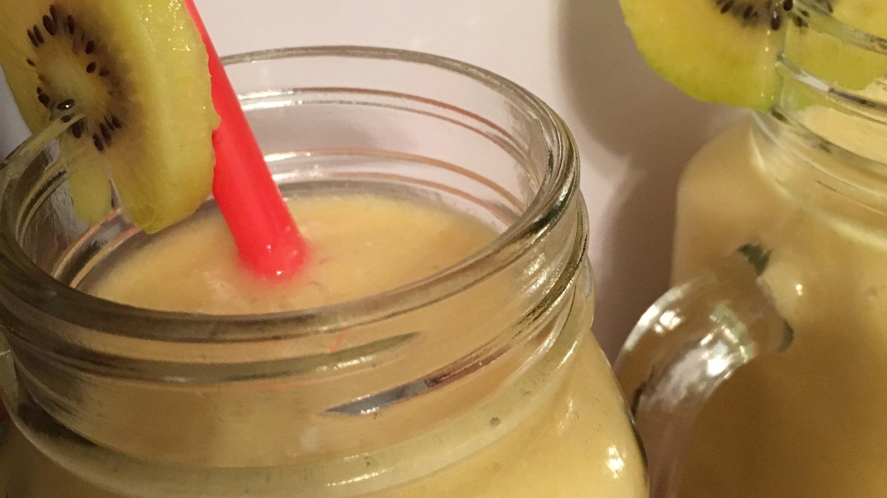 Ananas Kokos Smoothie mit Maca Pulver | KeMar GmbH | Kitchenware | Haushaltsgeräte