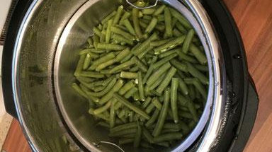 Bohnen dämpfen im Schnellkocher KPC-150 | KeMar GmbH | Kitchenware | Haushaltsgeräte