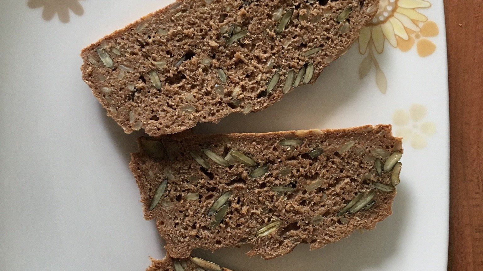 Dinkel Vollkornbrot im Schnellkochtopf KPC-150 | KeMar GmbH | Kitchenware | Haushaltsgeräte