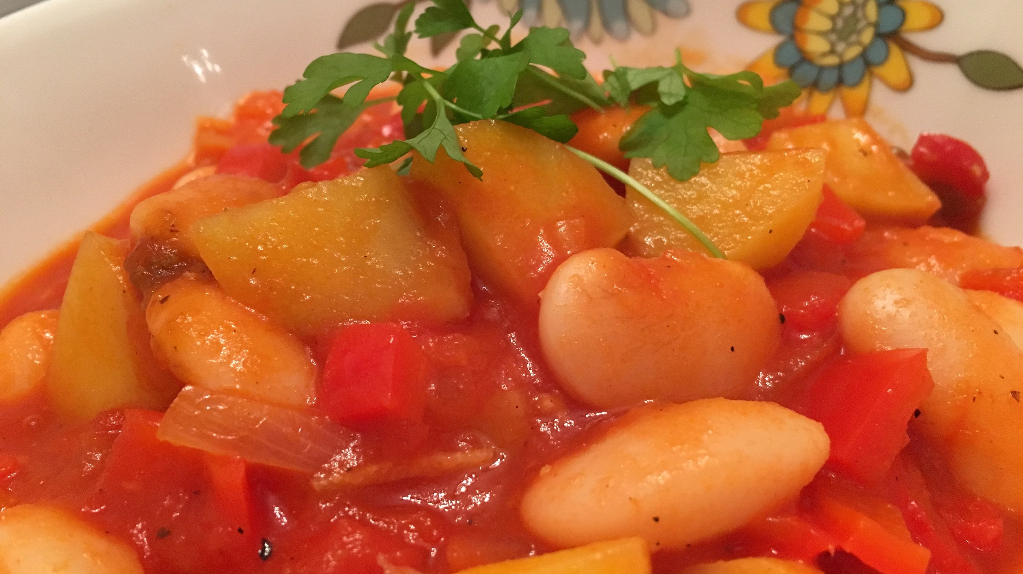 Eintopf mit weißen Bohnen nach türkischer Art - Kuru Fasulye im Multikocher KRC-140 | KeMar GmbH | Kitchenware | Haushaltsgeräte