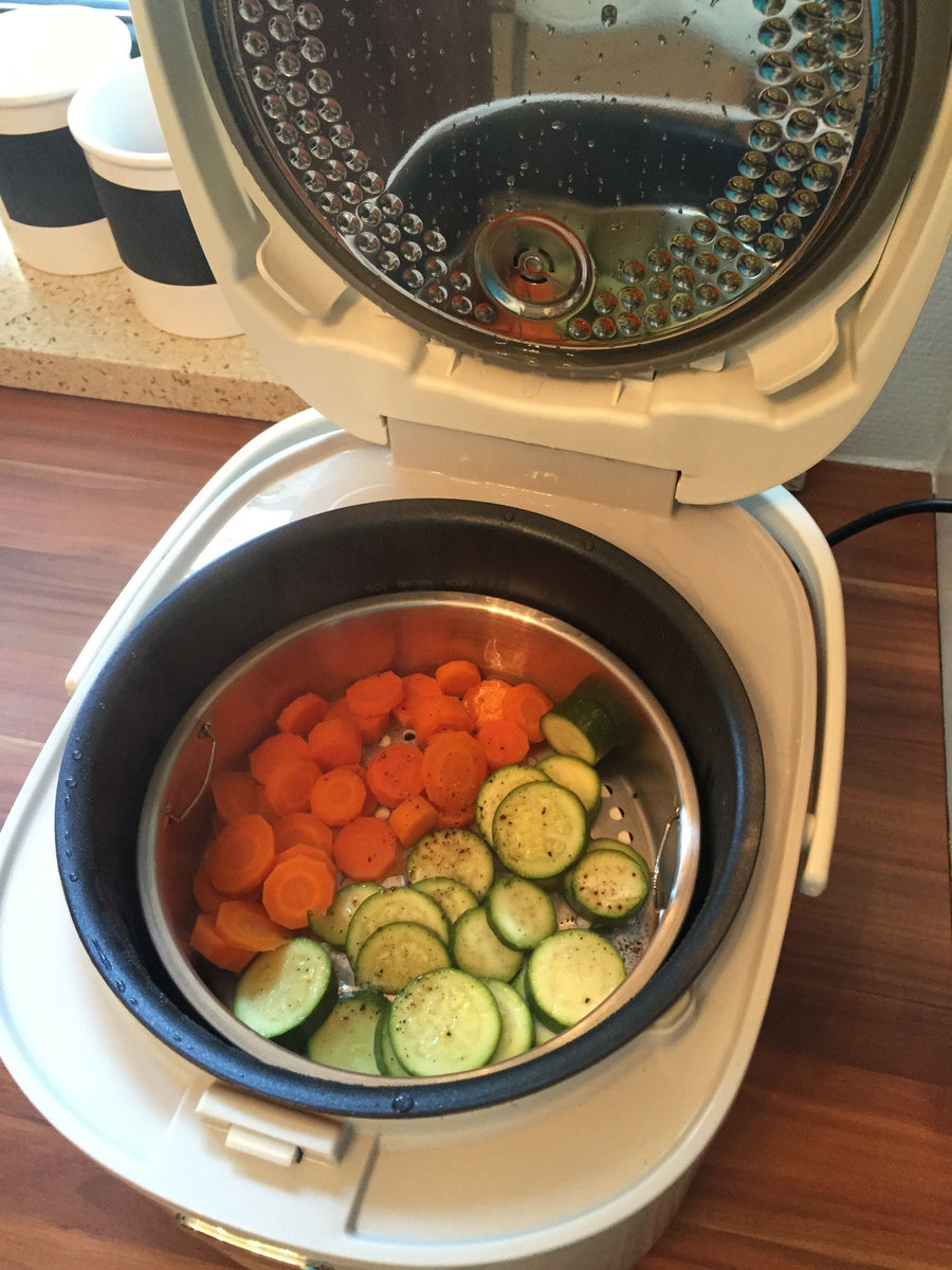 Gemüse dämpfen mit Dämpfeinsatz im Multikocher KIC180 KeMar GmbH Kitchenware Haushaltsgeräte