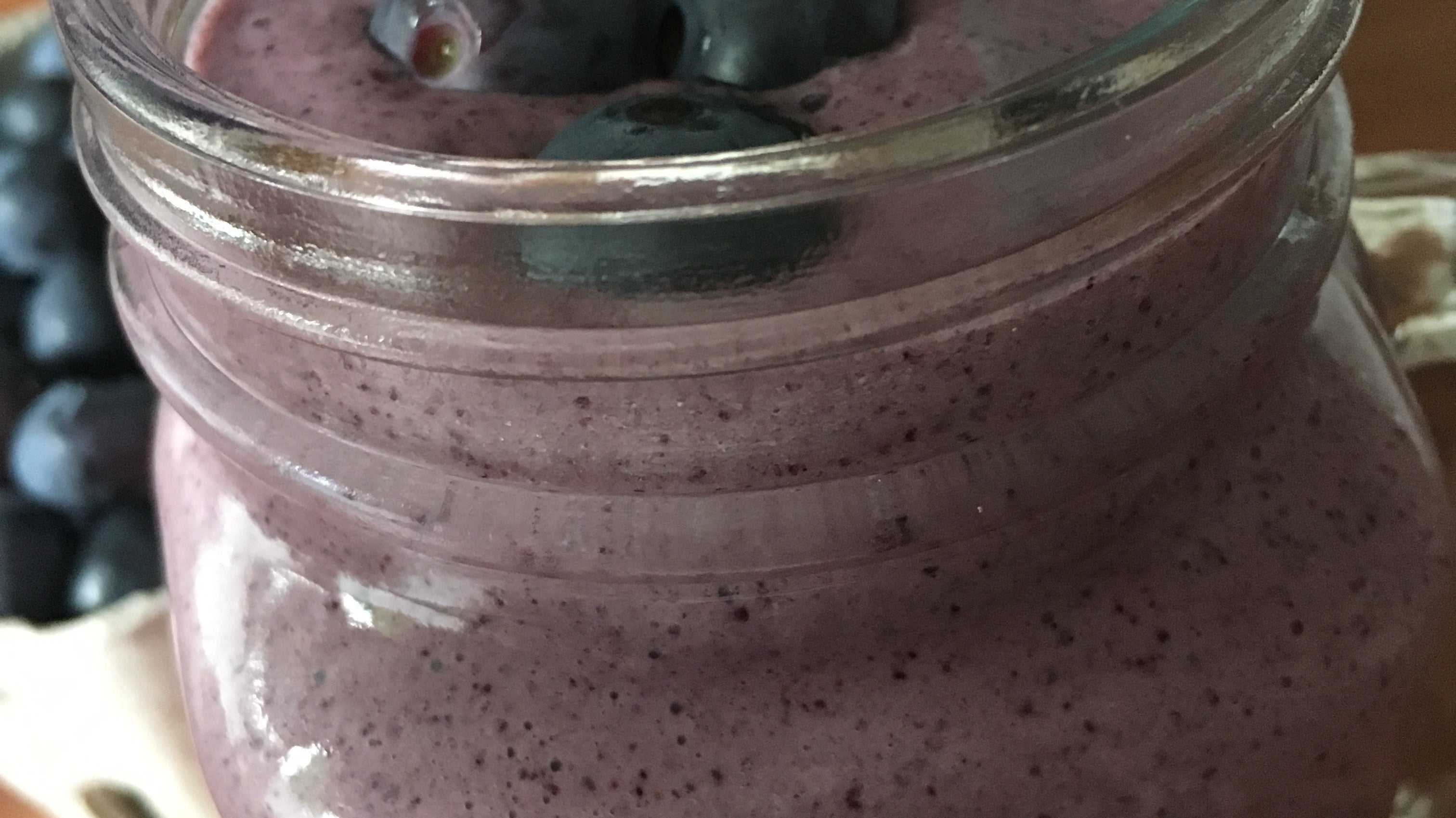 Heidelbeeren Milchshake mit Vanille Eis | KeMar GmbH | Kitchenware | Haushaltsgeräte