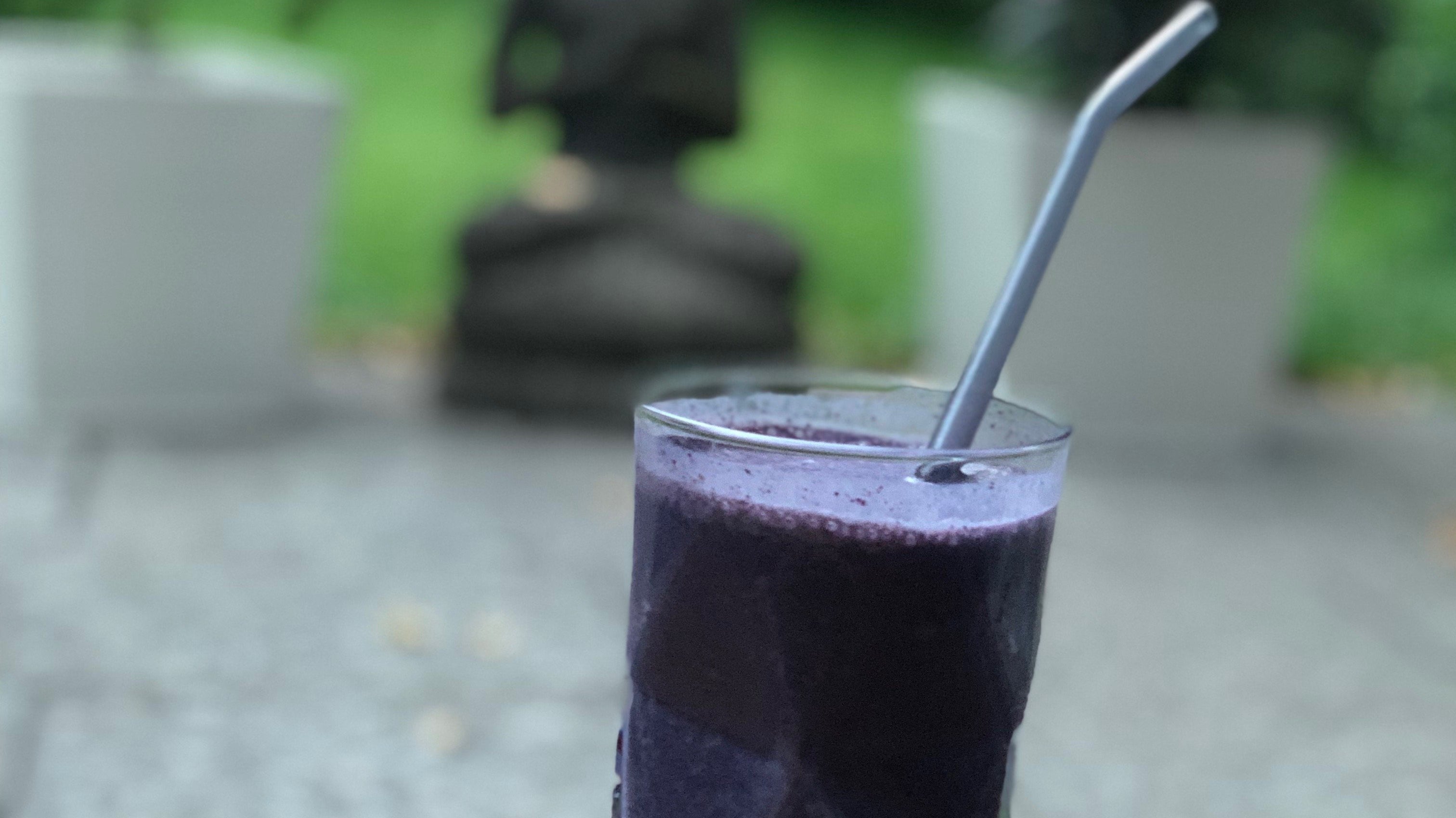 Milchshake | Eiscreme mit Blaubeeren und Banane | KeMar GmbH | Kitchenware | Haushaltsgeräte