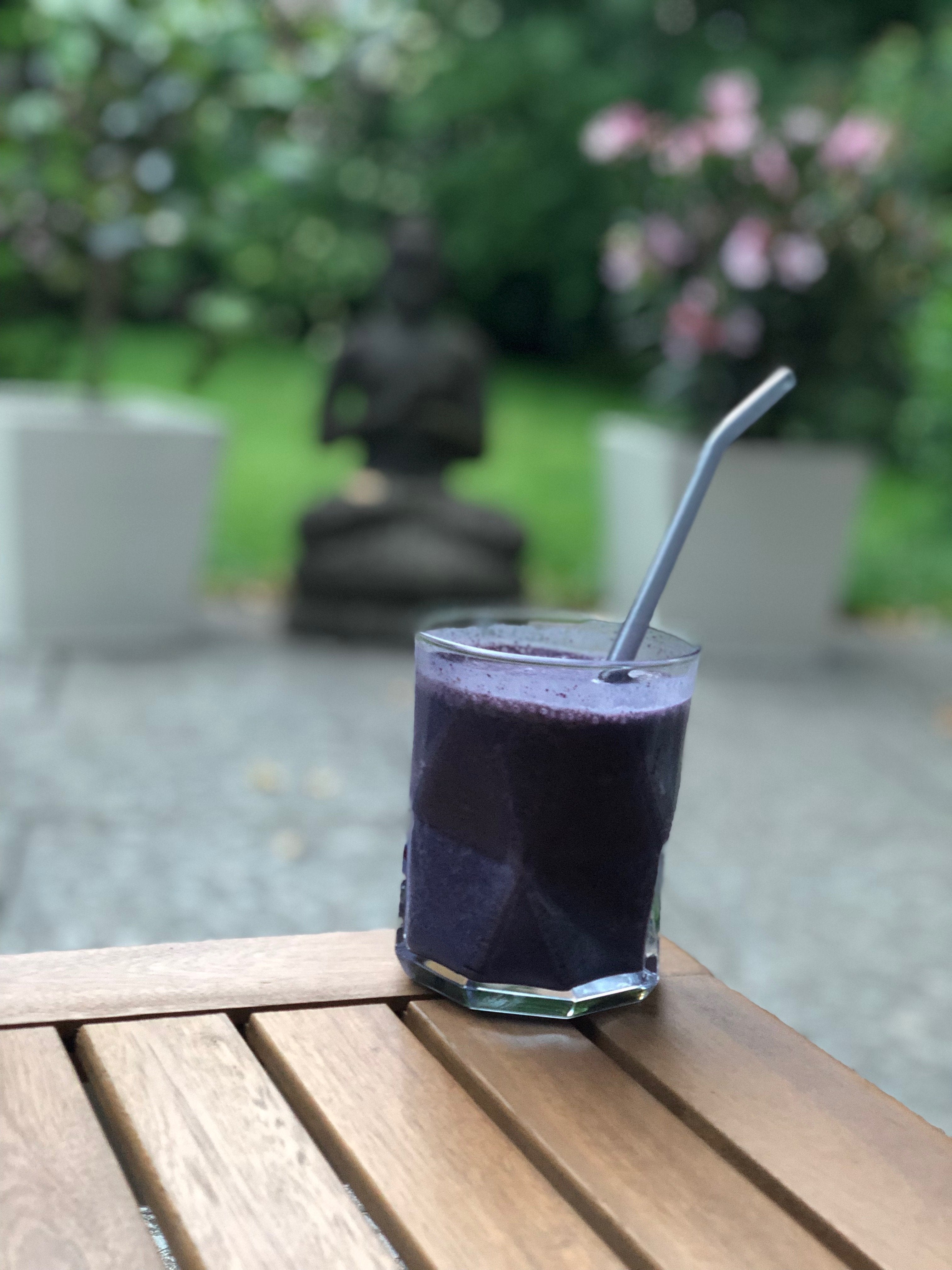 Milchshake | Eiscreme mit Blaubeeren und Banane | KeMar GmbH | Kitchenware | Haushaltsgeräte