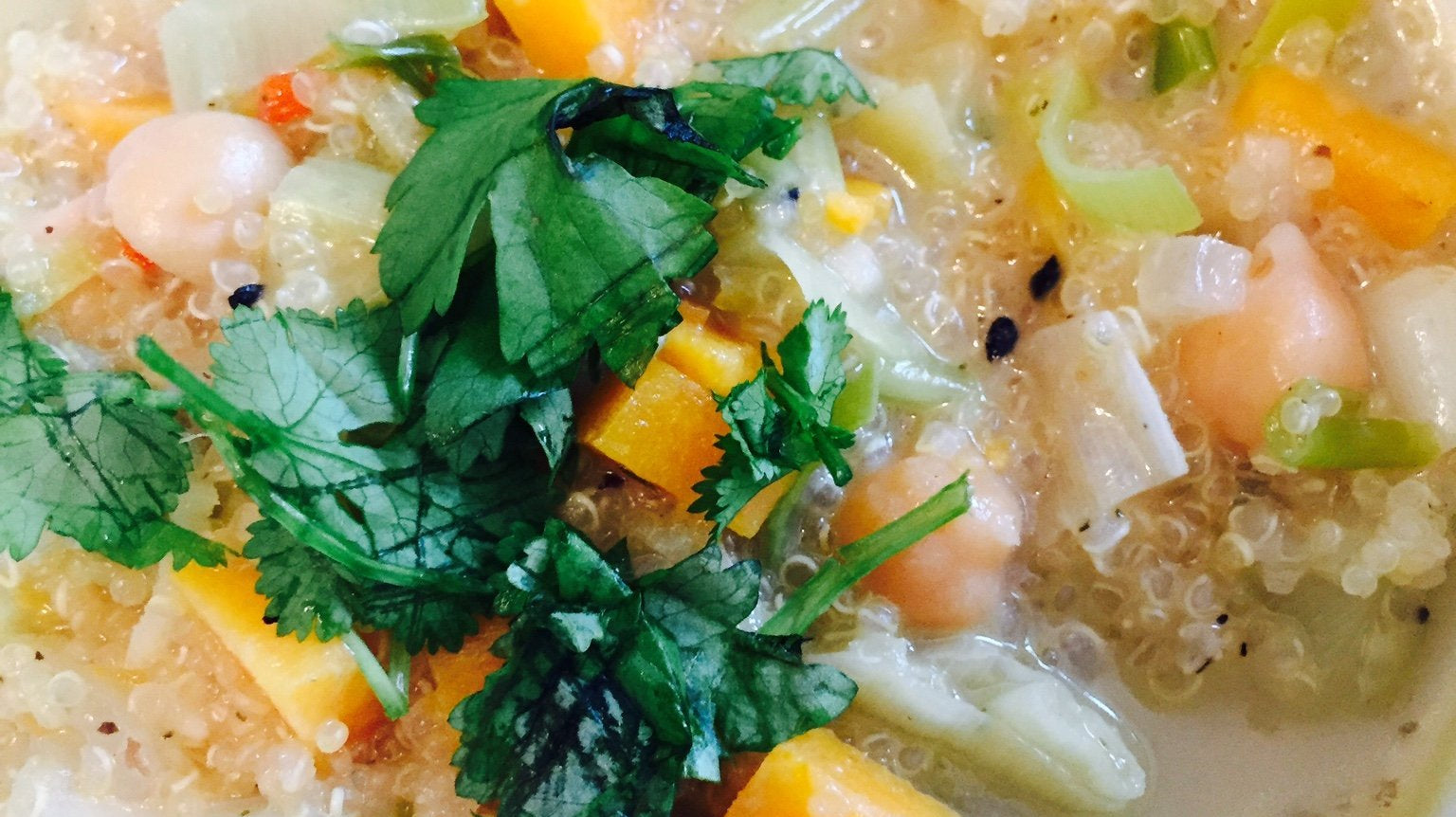 Quinoa Eintopf mit Gemüse im Multikocher KRC-140 | KeMar GmbH | Kitchenware | Haushaltsgeräte