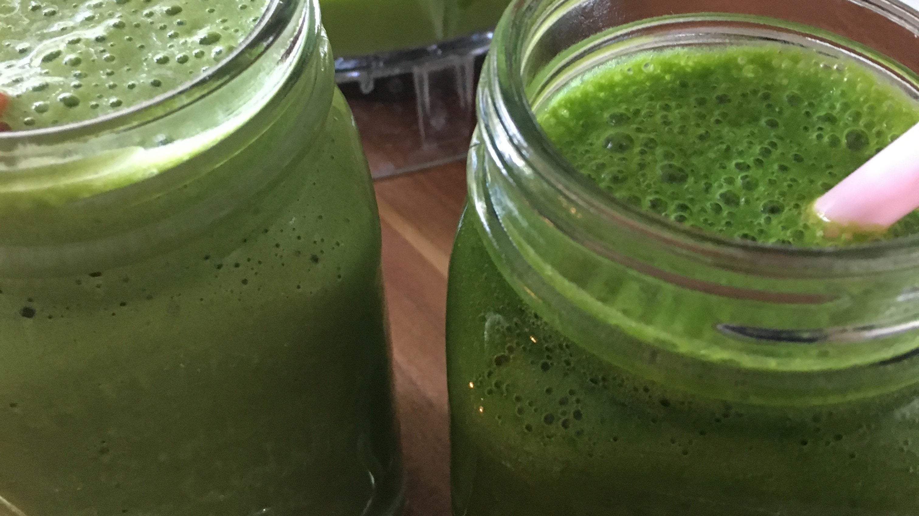 Smoothie mit Spinat, Banane, Orange und Kokos | KeMar GmbH | Kitchenware | Haushaltsgeräte