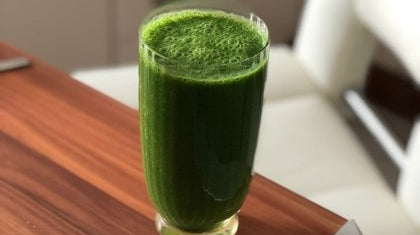 Spinat Sellerie Smoothie mit Banane und Kokoswasser | KeMar GmbH | Kitchenware | Haushaltsgeräte