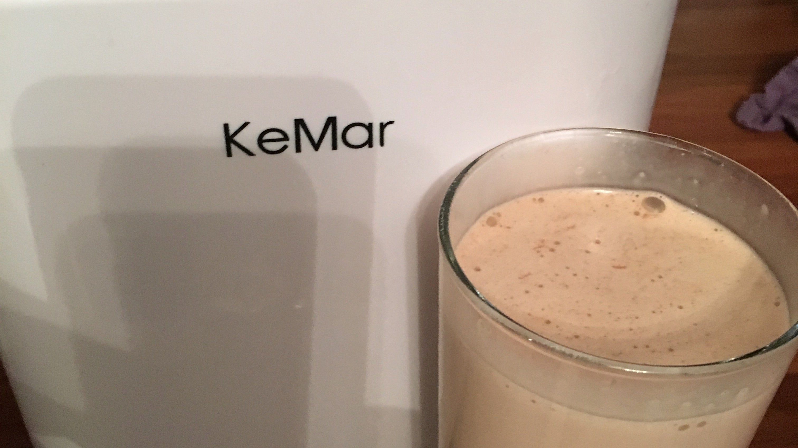 Whey Protein Shake im KSB-200 Standmixer zubereiten | KeMar GmbH | Kitchenware | Haushaltsgeräte