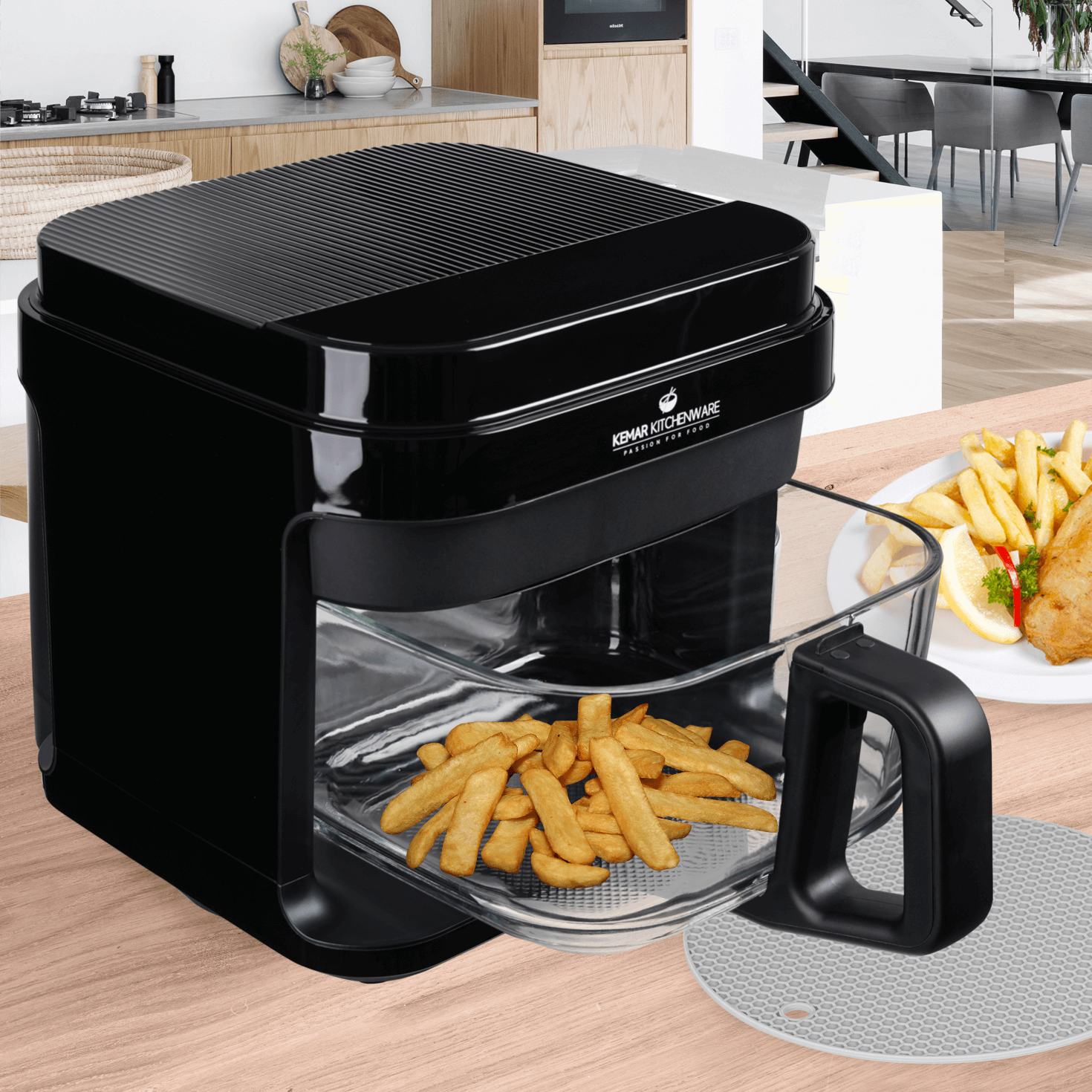 Airfryer in Küche mit Glassbasket