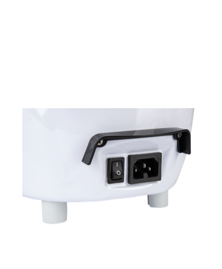 An und Aus Schalter Rückseite Reiskocher KRC-200 und abnehmbares Kabel bei digitalem Cooker.