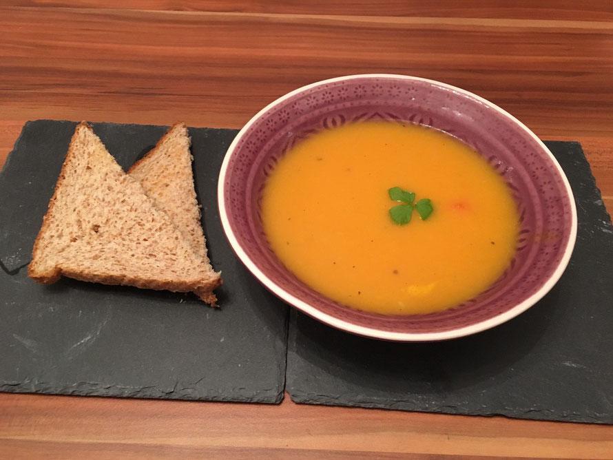 Karotten-Ingwer-Kokos-Suppe im Schnellkocher KPC-150 | KeMar GmbH | Kitchenware | Haushaltsgeräte