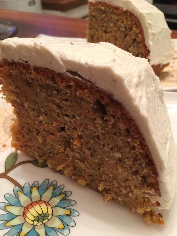 Karotten Kuchen im Multikocher KIC-180 backen | KeMar GmbH | Kitchenware | Haushaltsgeräte