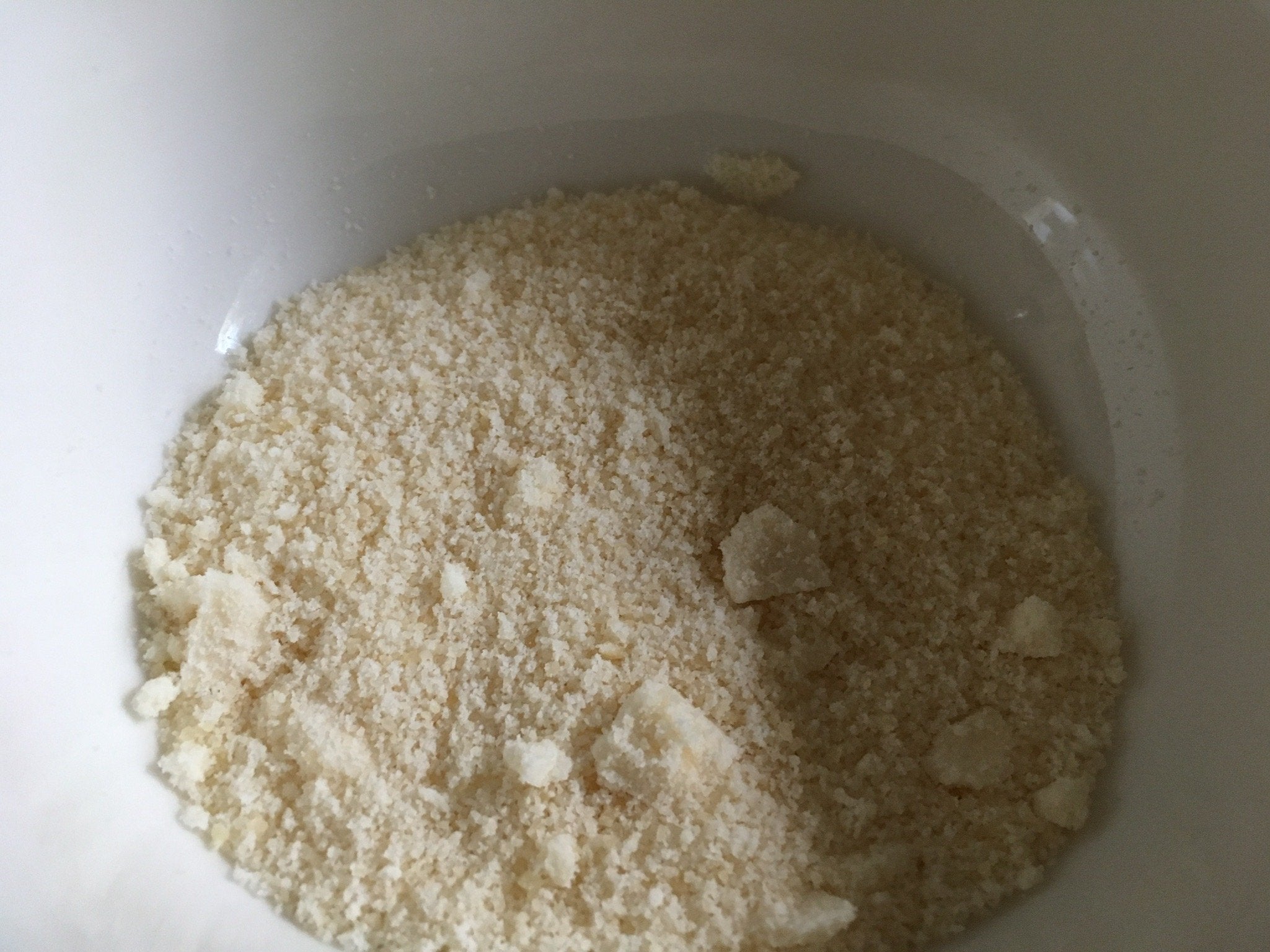 Parmesan im KSB-200 zerkleinern | KeMar GmbH | Kitchenware | Haushaltsgeräte